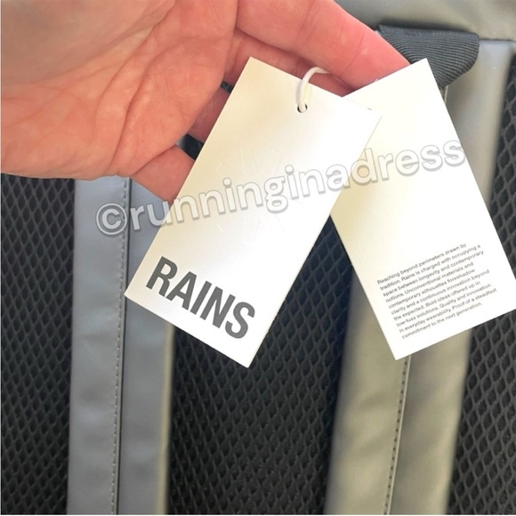 NWT Rains Waterproof Rolltop Rucksack Laptop Backpack In Metallic Grey - Picture 14 of 14